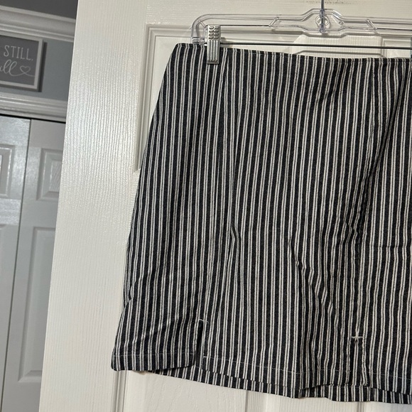 Hollister Striped Ultra High Rise Mini Skirt - Picture 4 of 16